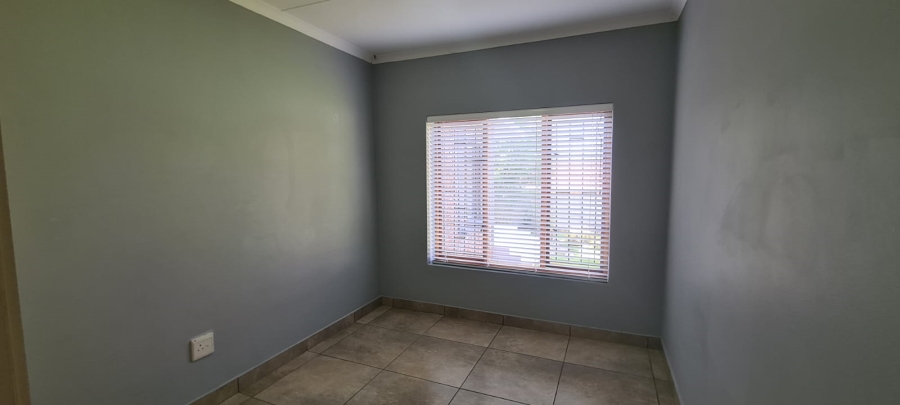 4 Bedroom Property for Sale in Fraaiuitsig Western Cape